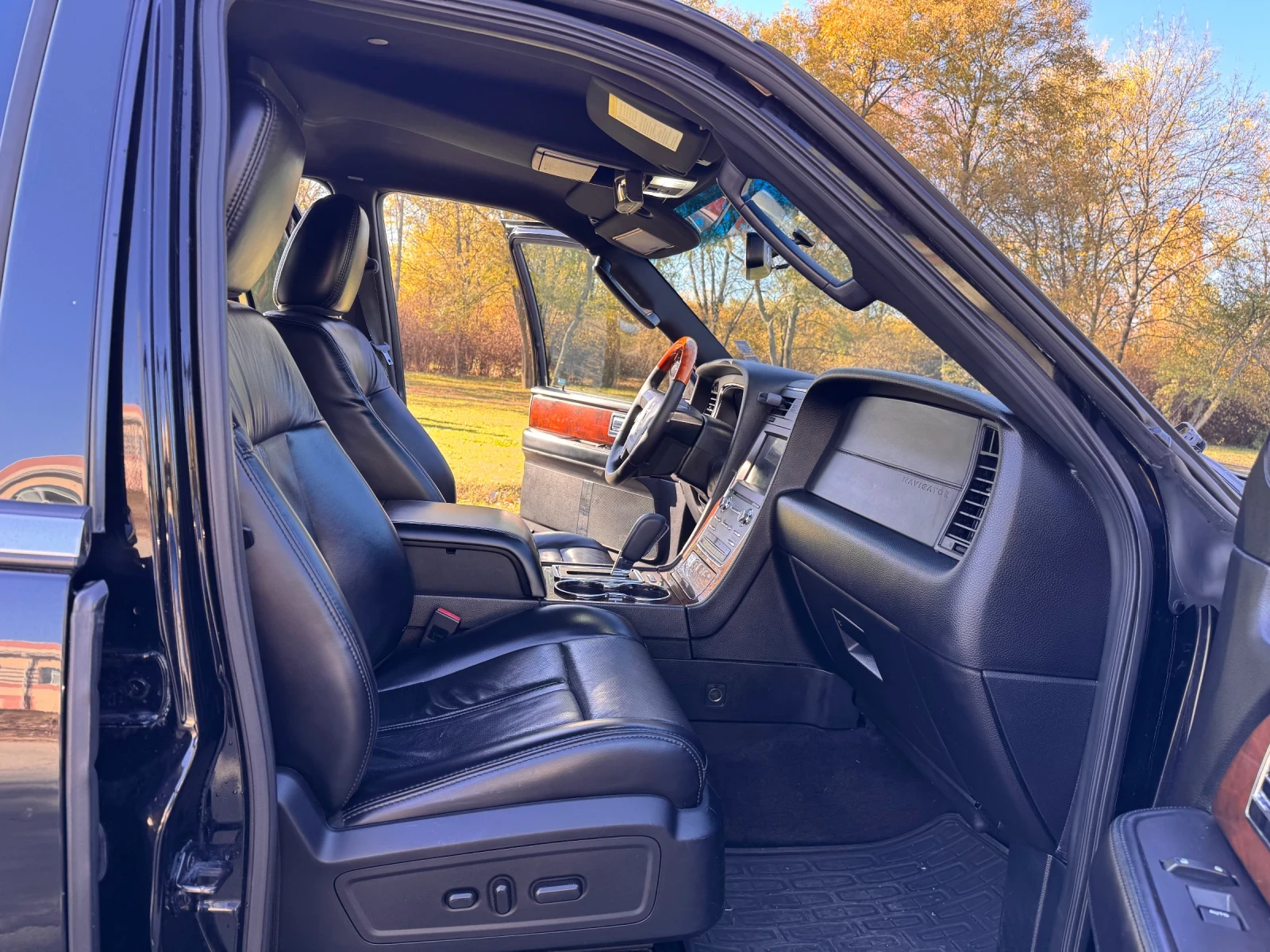 Lincoln Navigator Navigator L 3.5 EcoBoost Select 4WD, снимка 14 - Автомобили и джипове - 55937736