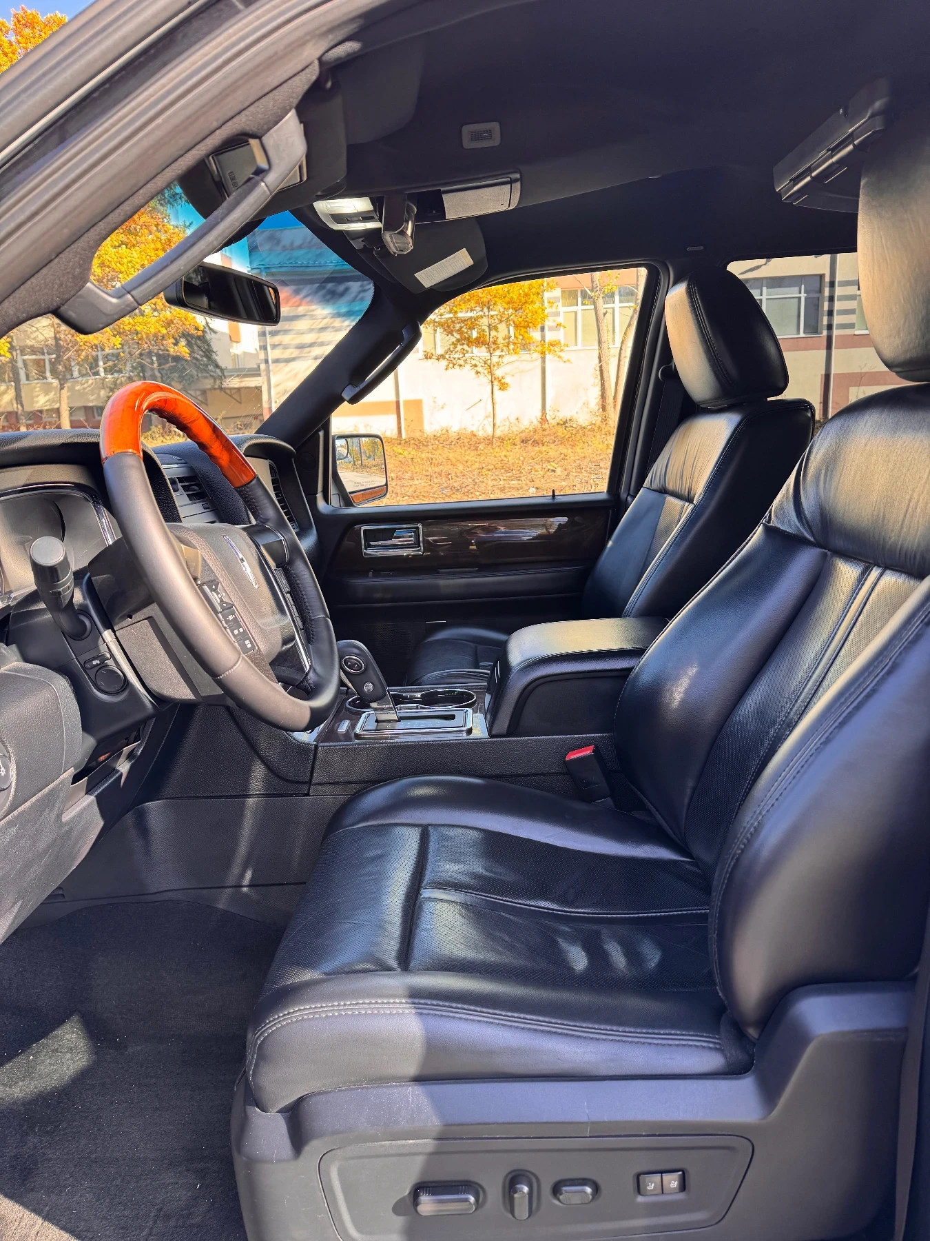Lincoln Navigator Navigator L 3.5 EcoBoost Select 4WD, снимка 13 - Автомобили и джипове - 55937736