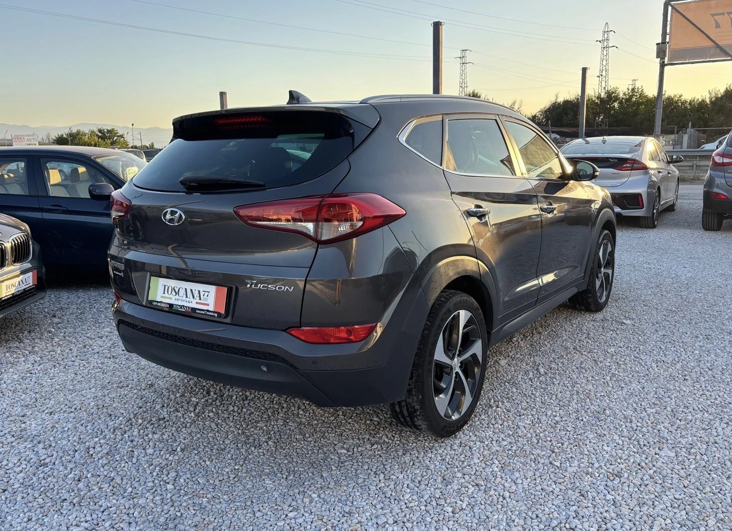 Hyundai Tucson 1.7crdi* Navi* Камера * Сервизна История, снимка 4 - Автомобили и джипове - 55993152
