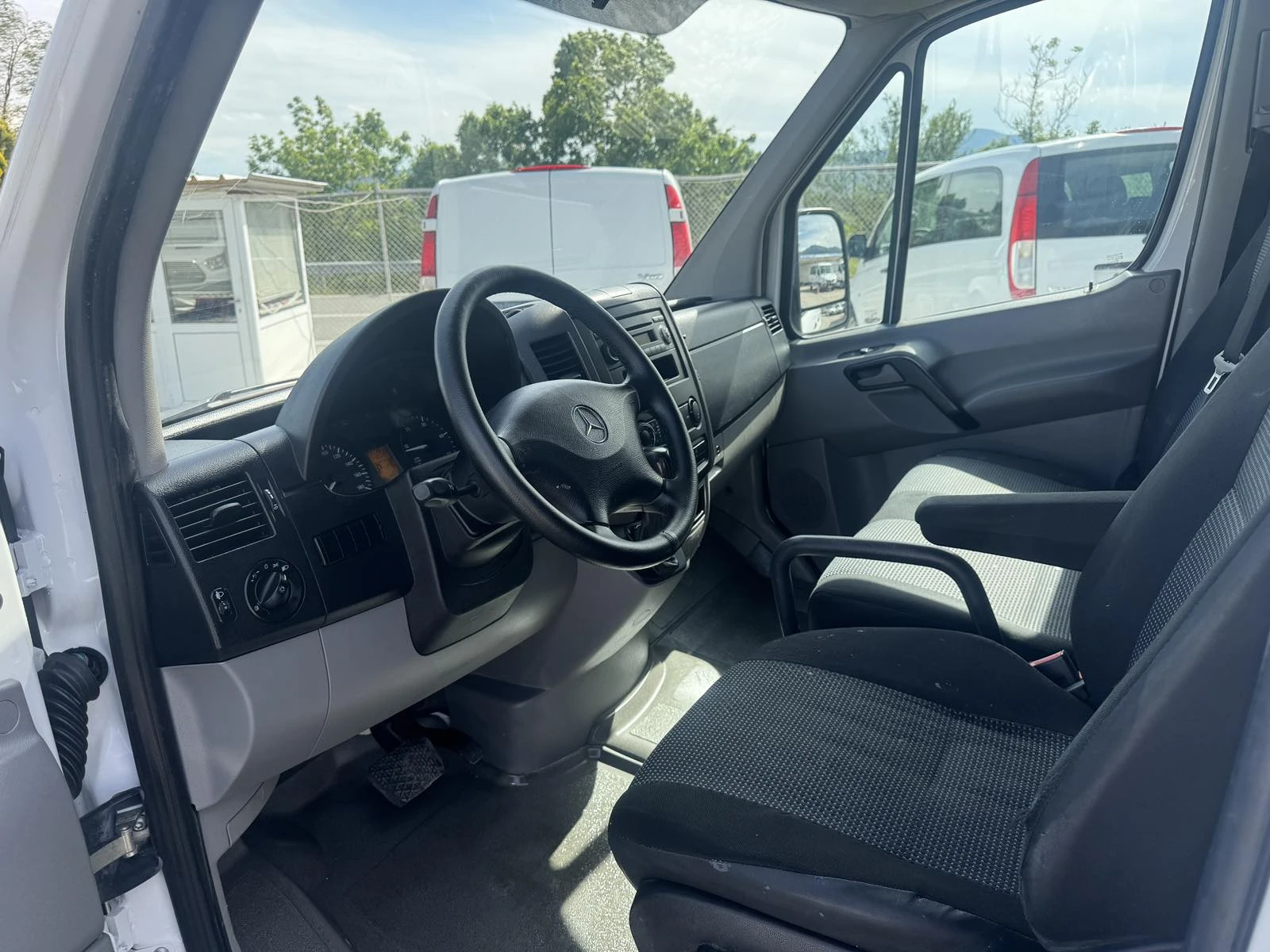 Mercedes-Benz Sprinter 2бр СТРАНИЧНИ ВРАТИ, КЛИМА 231000км!!!, снимка 13 - Бусове и автобуси - 54552663
