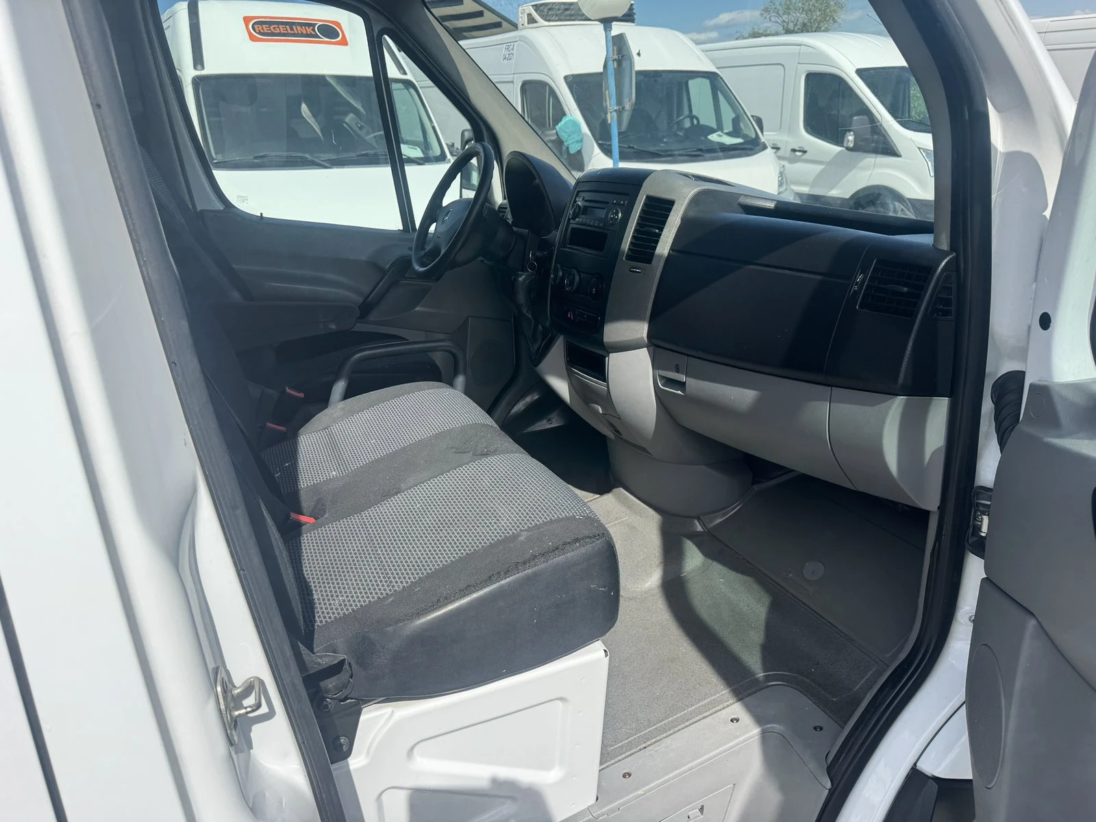 Mercedes-Benz Sprinter 2бр СТРАНИЧНИ ВРАТИ, КЛИМА 231000км!!!, снимка 15 - Бусове и автобуси - 54552663