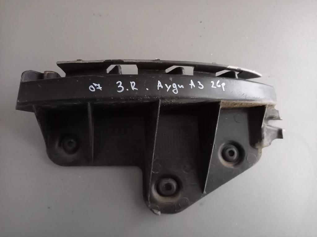 Водач задна броня десен Ауди А3 2.0тди куатро 2врати (1)