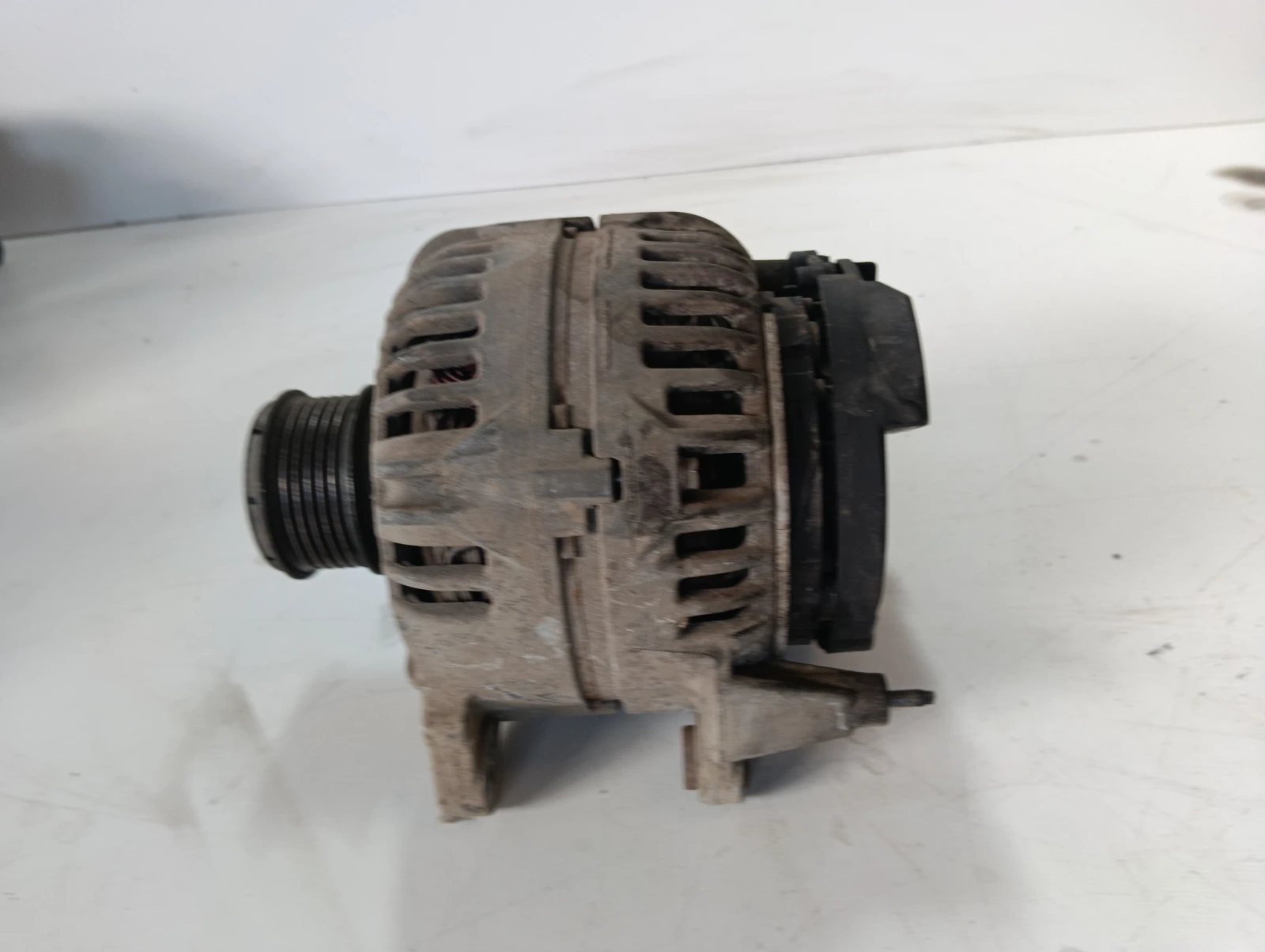 алтернатор 1.6 TDI VW Golf