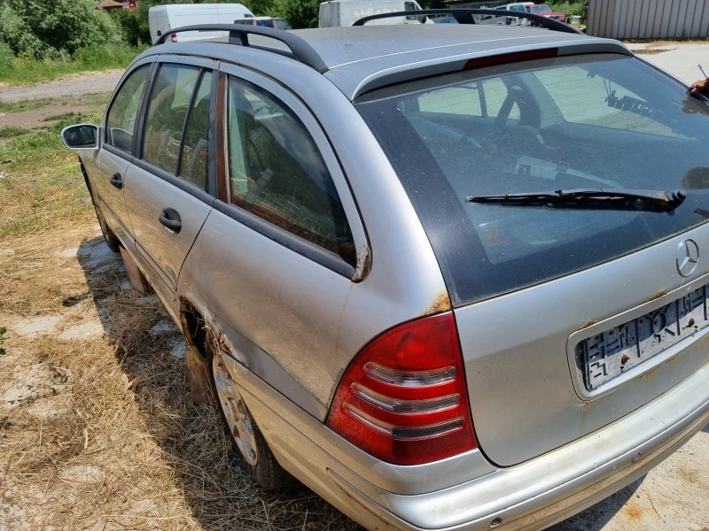 Mercedes-Benz C 220 C220 CDI ..6 СКОРОСТИ.., снимка 13 - Автомобили и джипове - 48471234