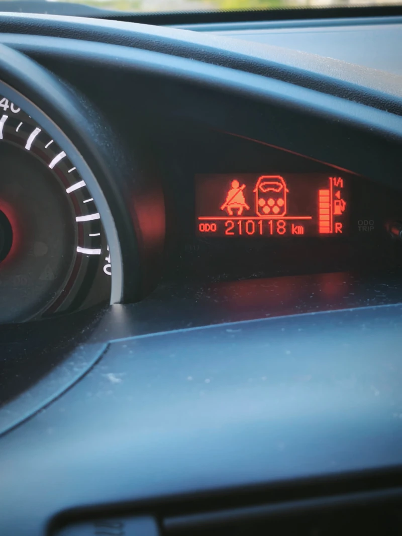 Toyota Verso d4d, снимка 7 - Автомобили и джипове - 52646977