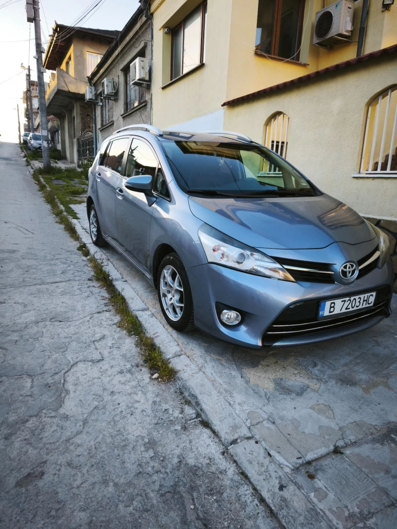 Toyota Verso d4d, снимка 11 - Автомобили и джипове - 52646977