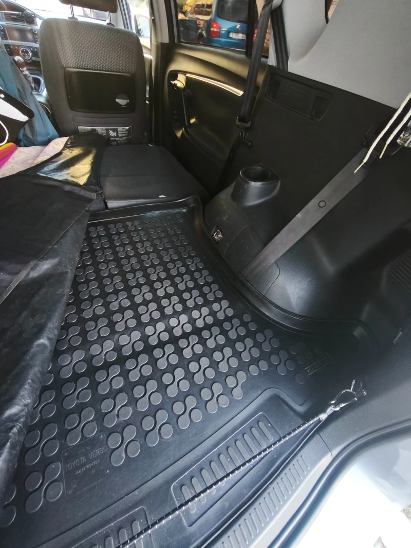 Toyota Verso d4d, снимка 6 - Автомобили и джипове - 52646977