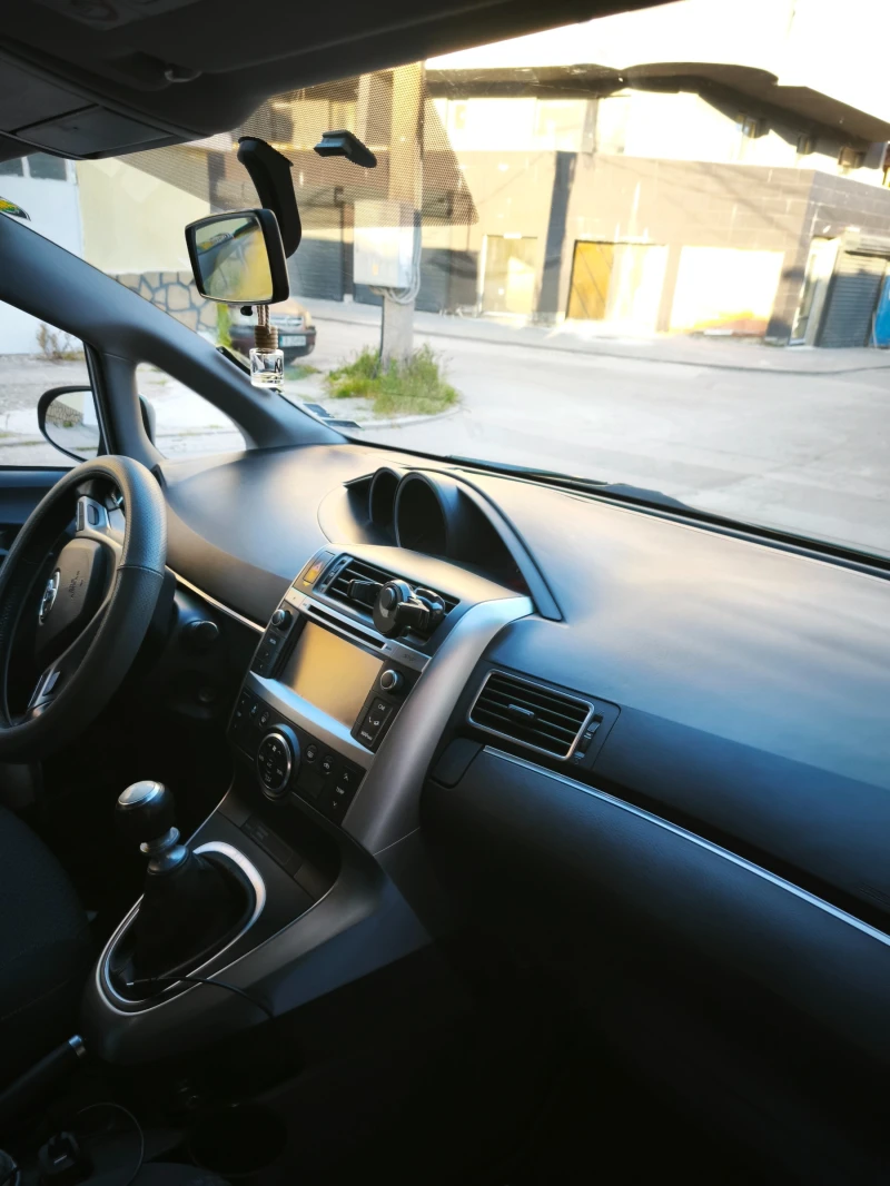 Toyota Verso d4d, снимка 4 - Автомобили и джипове - 52646977