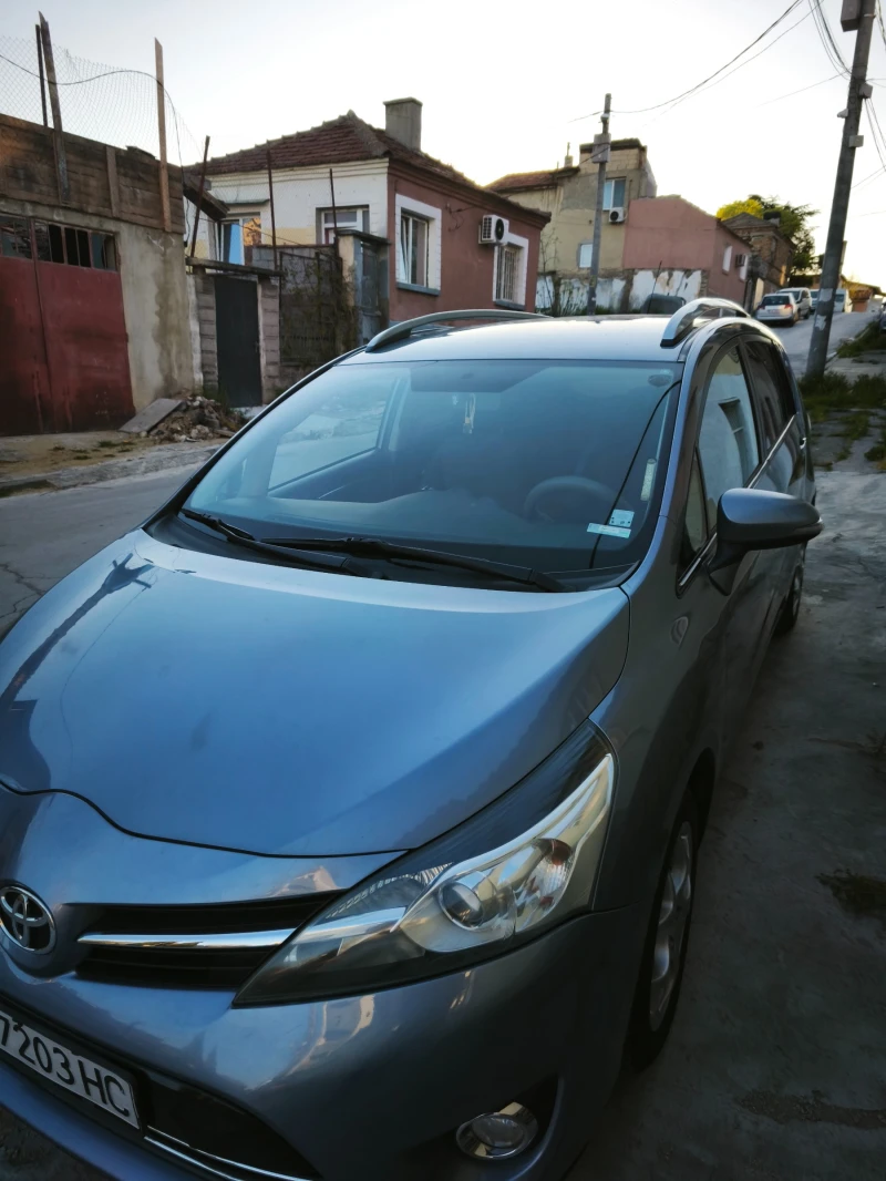 Toyota Verso d4d, снимка 15 - Автомобили и джипове - 52646977