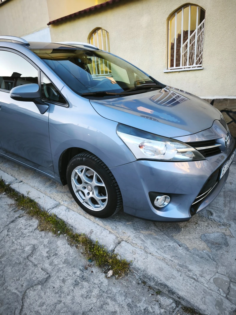 Toyota Verso d4d, снимка 9 - Автомобили и джипове - 52646977