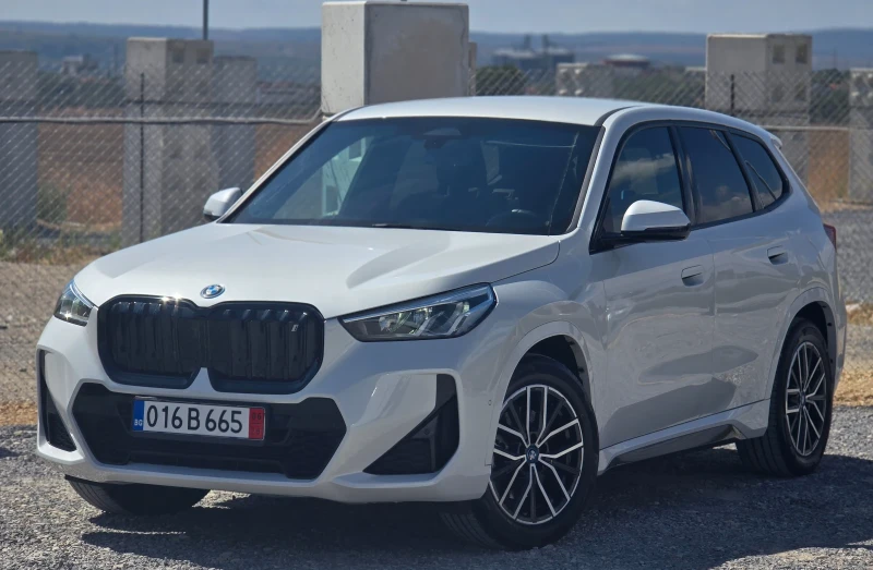 BMW iX1 XDrive30* M-pack * бяла перла * в гаранция * 