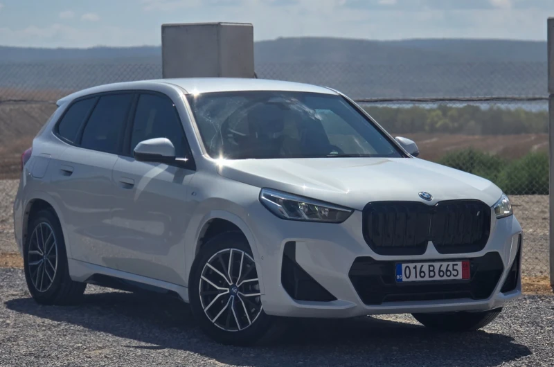 BMW iX1 XDrive30* M-pack * бяла перла * в гаранция * , снимка 3 - Автомобили и джипове - 51643731
