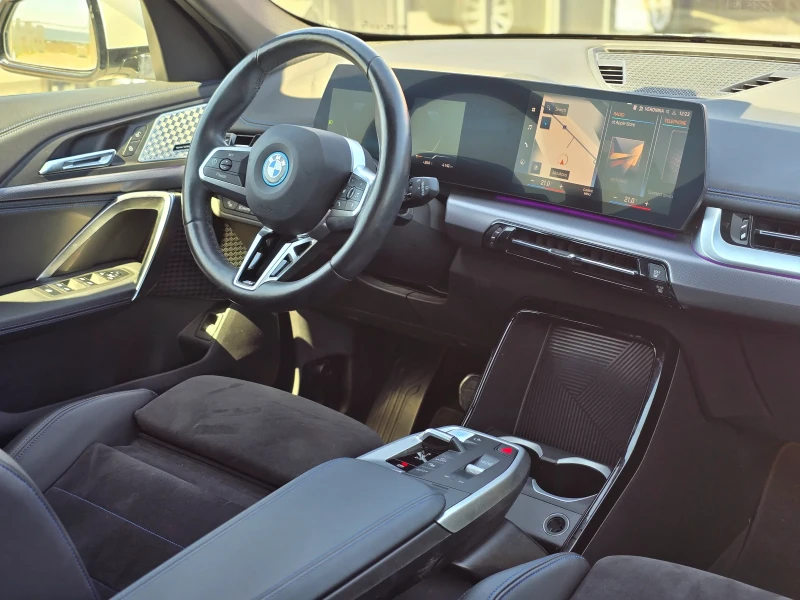 BMW iX1 XDrive30* M-pack * бяла перла * в гаранция * , снимка 13 - Автомобили и джипове - 51643731