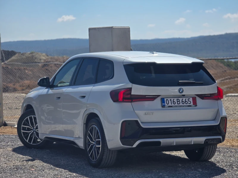 BMW iX1 XDrive30* M-pack * бяла перла * в гаранция * , снимка 6 - Автомобили и джипове - 51643731