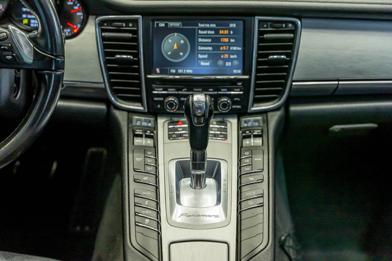 Porsche Panamera Diesel, снимка 17 - Автомобили и джипове - 52442945