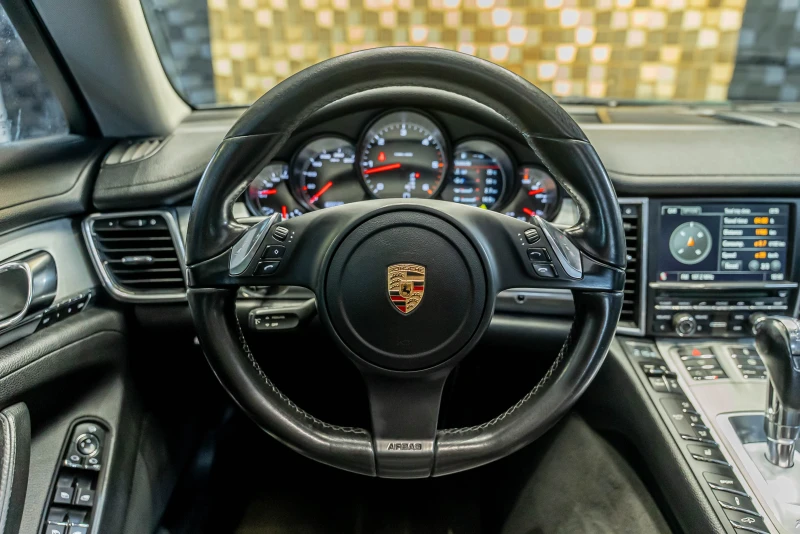 Porsche Panamera Diesel, снимка 15 - Автомобили и джипове - 52442945