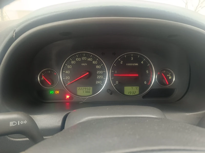 Volvo V40, снимка 13 - Автомобили и джипове - 53481708