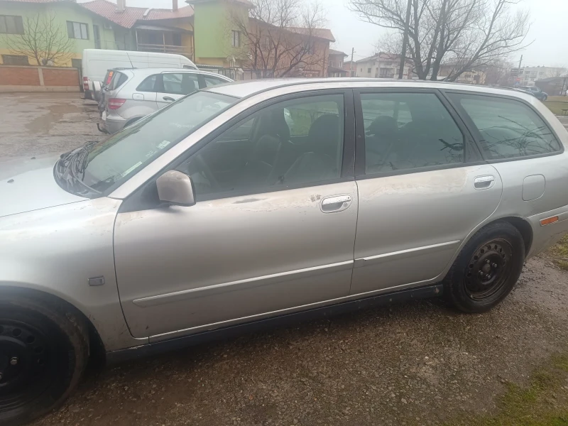 Volvo V40, снимка 2 - Автомобили и джипове - 53481708