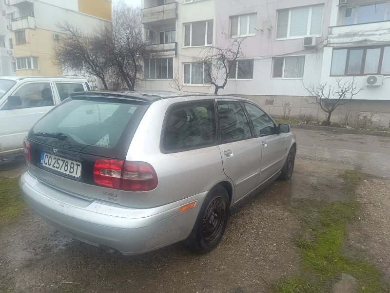 Volvo V40, снимка 8 - Автомобили и джипове - 53481708