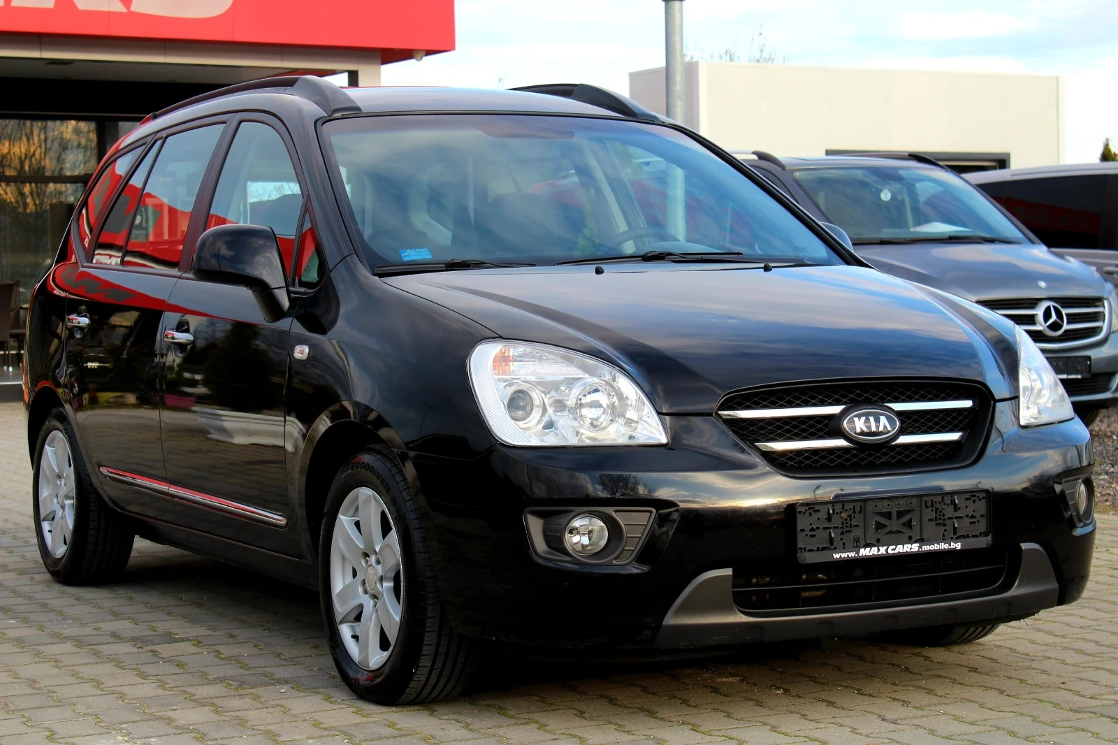 Kia Carens 2.0CRDi VGT LX FAMILY - изображение 2