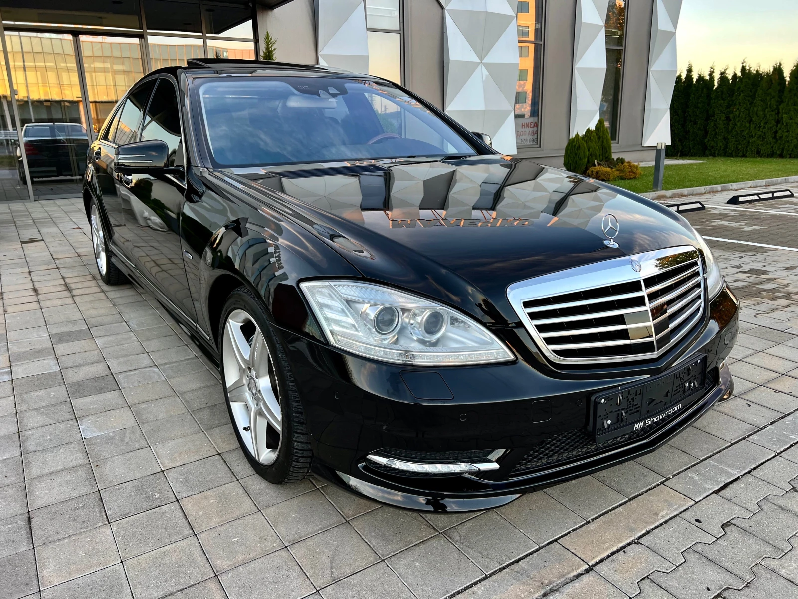 Mercedes-Benz S 500 4MATIC-LONG-3TV-ПАМЕТ-NIGHT-VISION-ОБДУХВАНЕ- - изображение 3