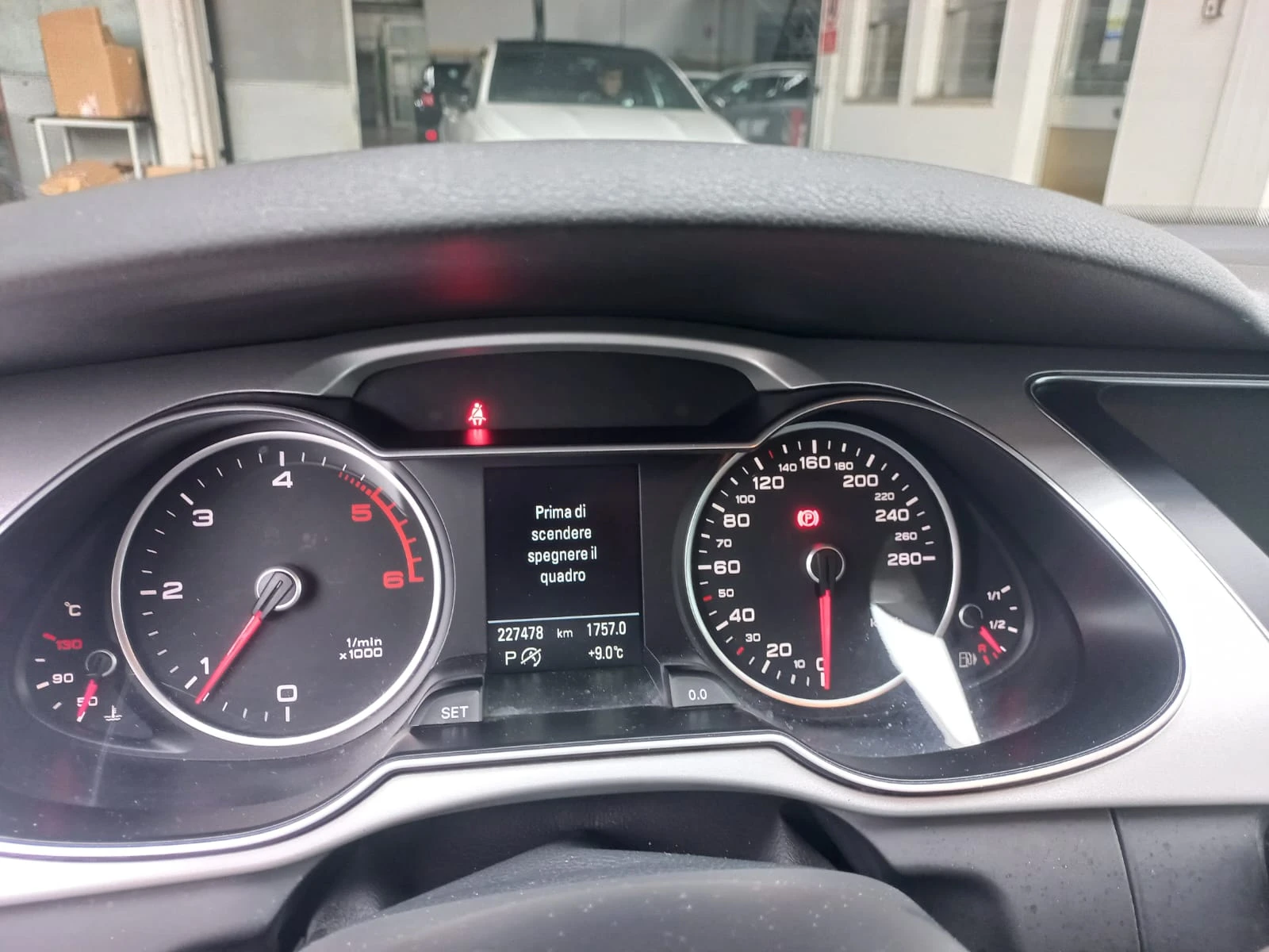 Audi A4 Allroad 2.0TDI 190к.с. FACELIFT 100% РЕАЛНИ КМ-ДОКАЗУЕМИ ! - изображение 10