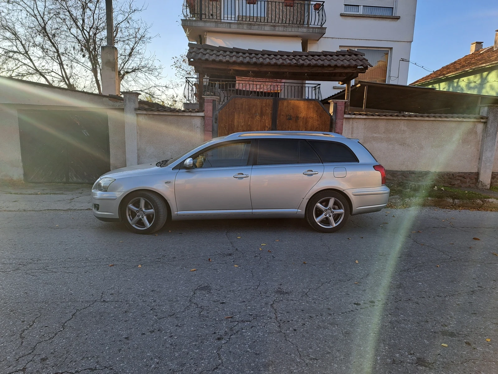 Toyota Avensis TOYOTA AVENSIS 2.2 177 DIZEL TOP - изображение 3