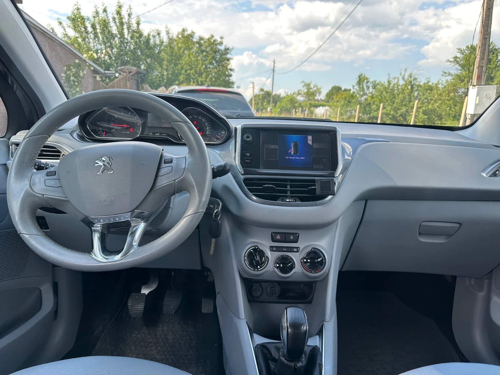 Peugeot 208 1.2i Euro5B Navi  - изображение 8