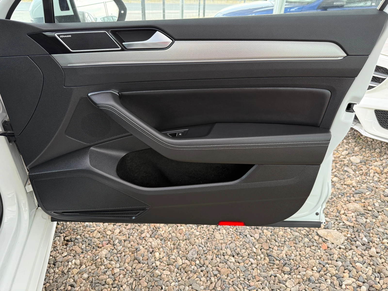 VW Passat 2.0 tdi R-line | Mobile.bg   14