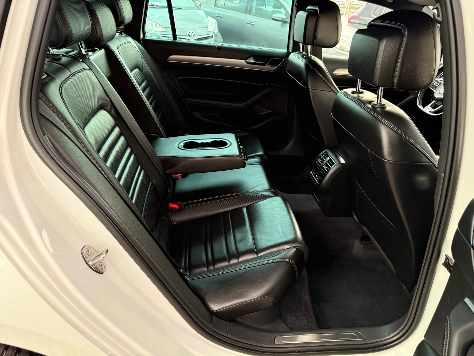 VW Passat 2.0 tdi R-line | Mobile.bg   13