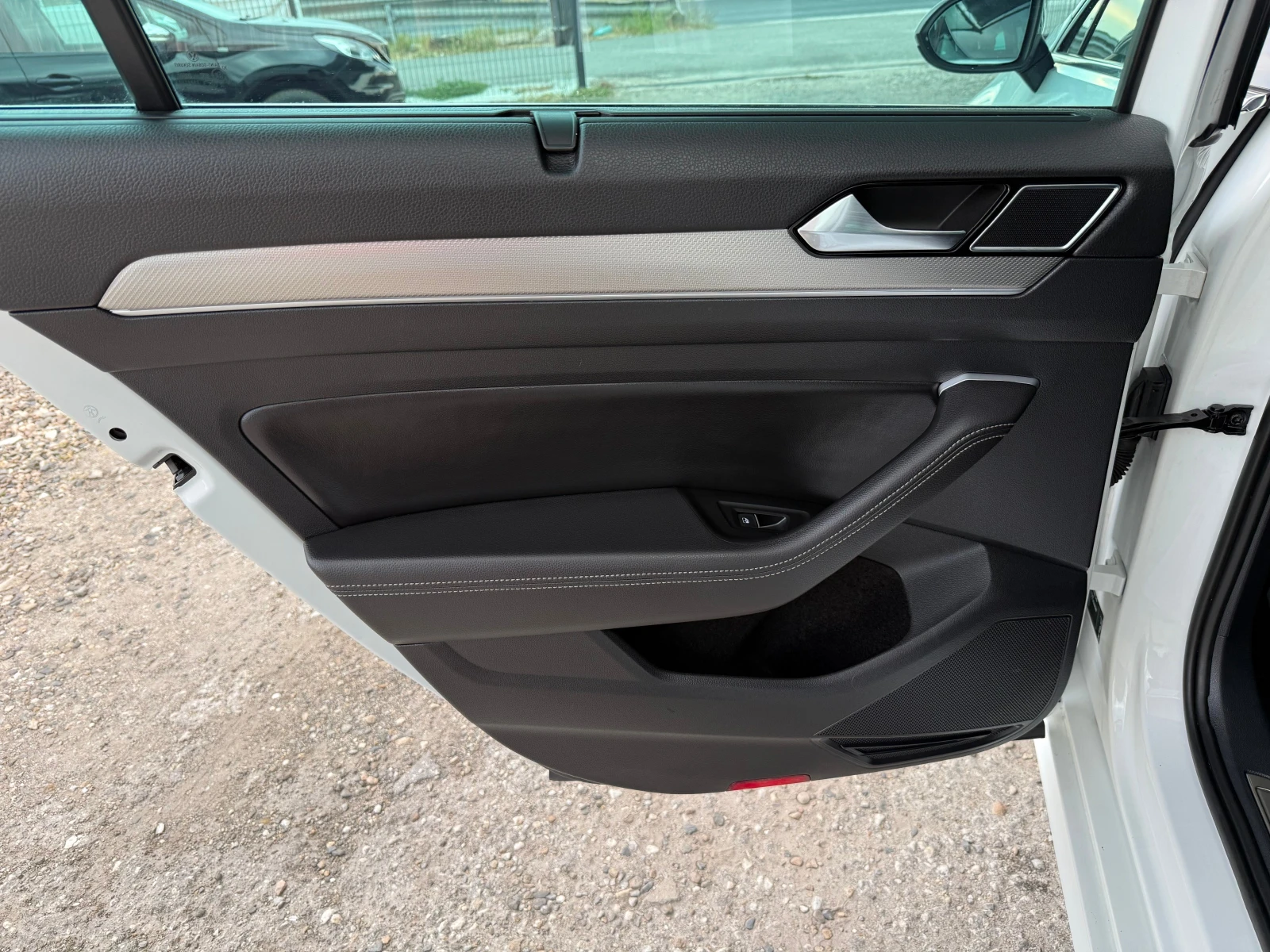 VW Passat 2.0 tdi R-line - изображение 9