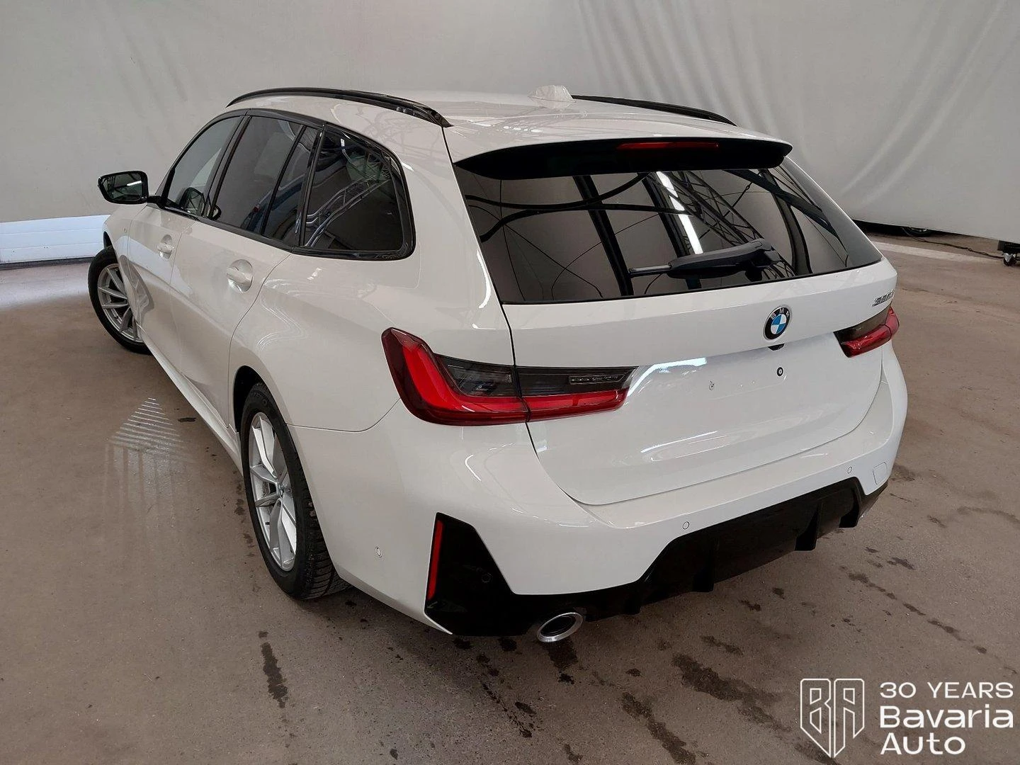 BMW 320 d Touring M Sport Paket - изображение 2