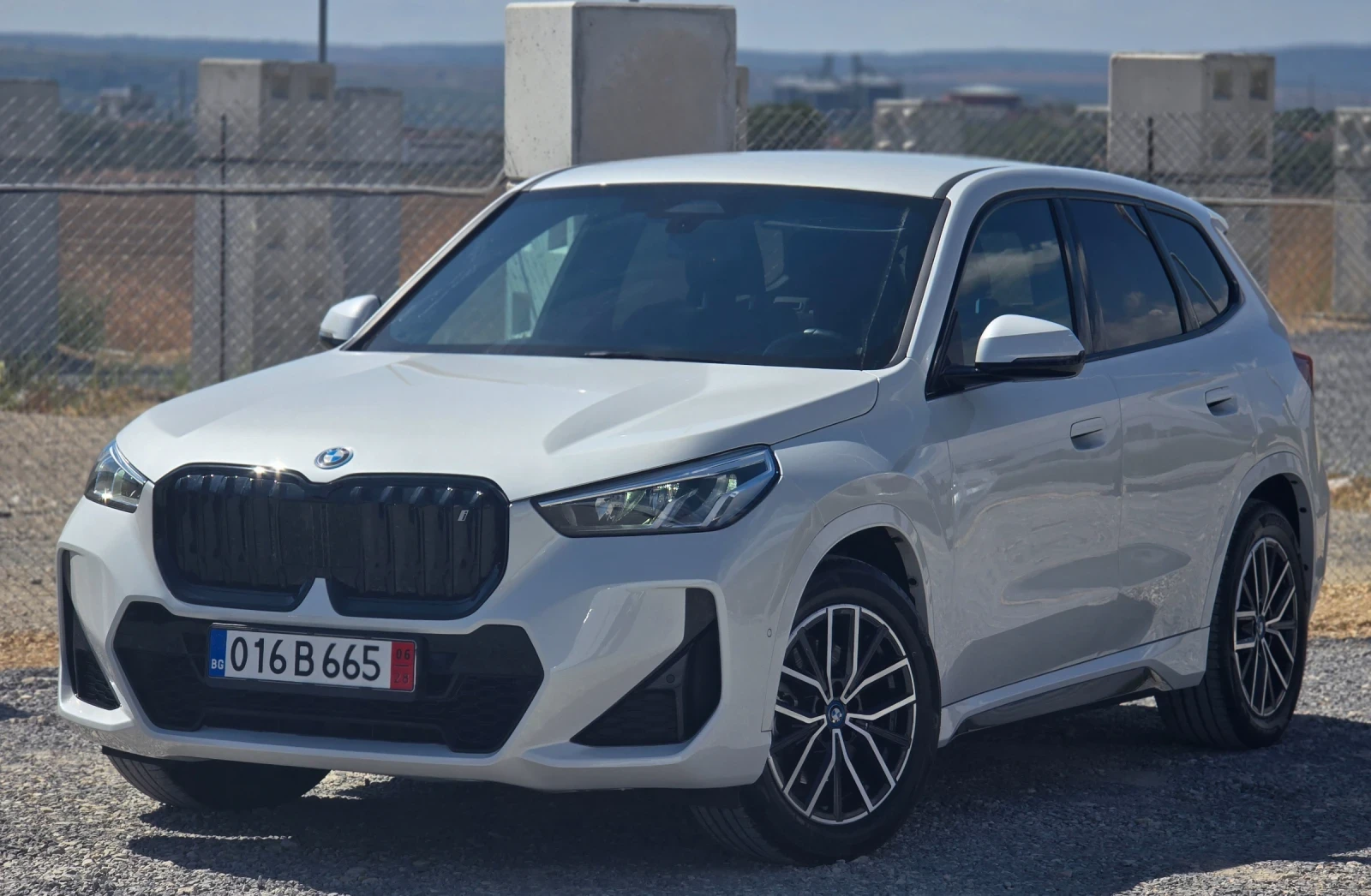 BMW iX1 XDrive30* M-pack *   *   *  | Mobile.bg   1