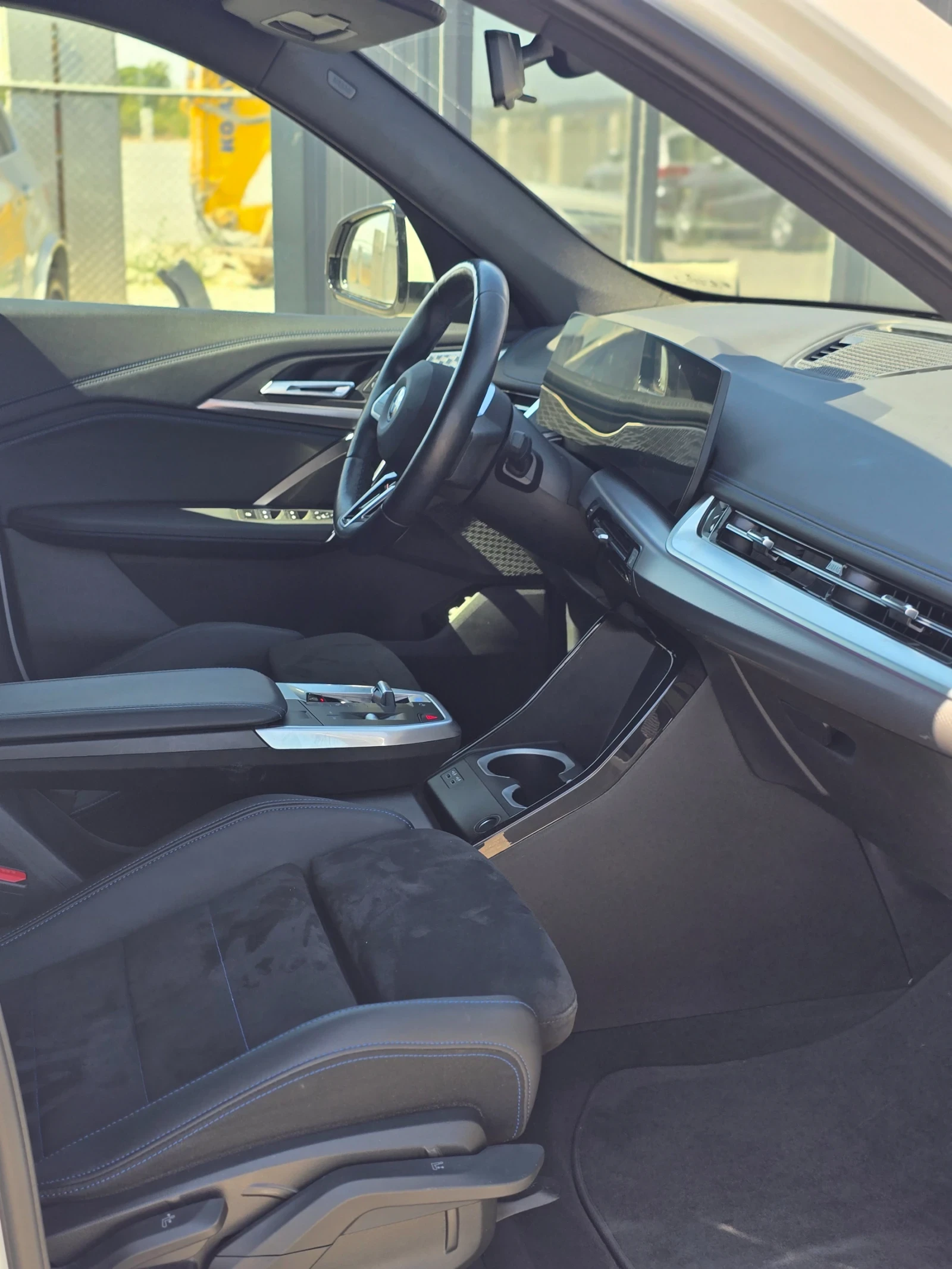 BMW iX1 XDrive30* M-pack *   *   *  | Mobile.bg   12