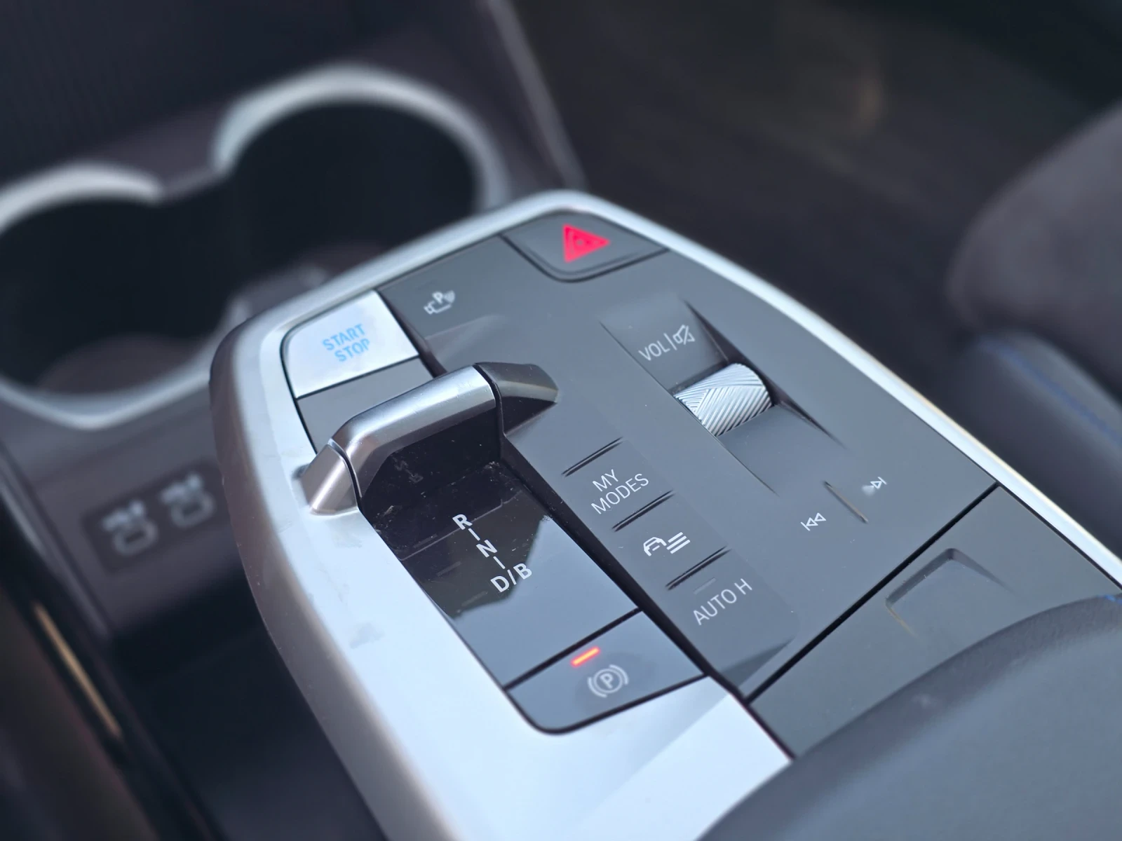 BMW iX1 XDrive30* M-pack *   *   *  | Mobile.bg   17