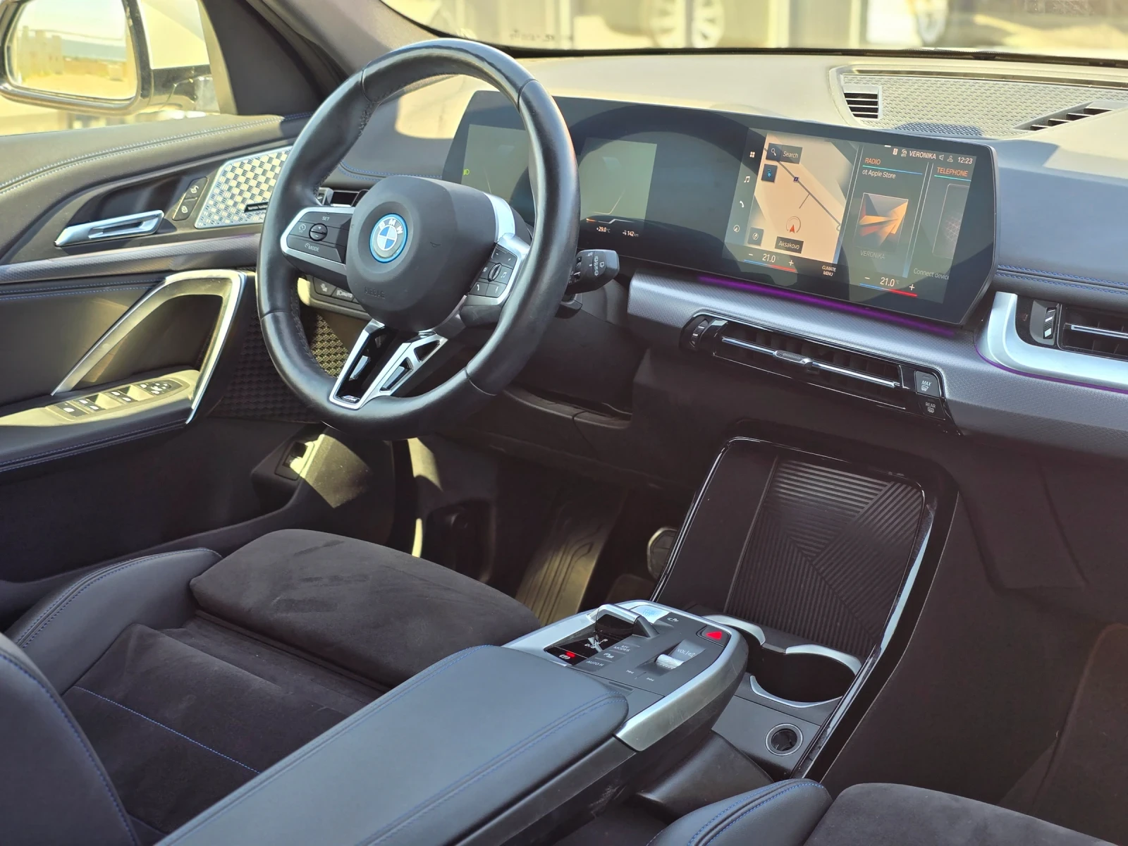 BMW iX1 XDrive30* M-pack *   *   *  | Mobile.bg   13