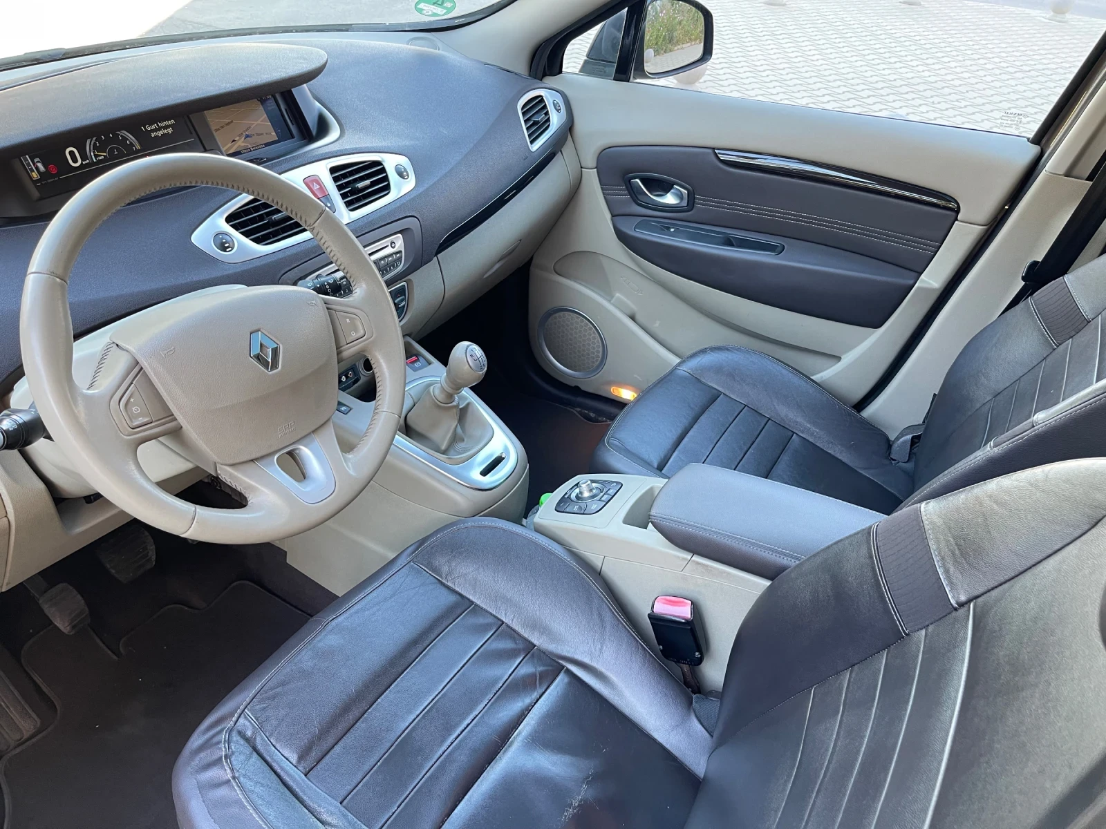 Renault Scenic Газ.Инж Панорама  - изображение 8