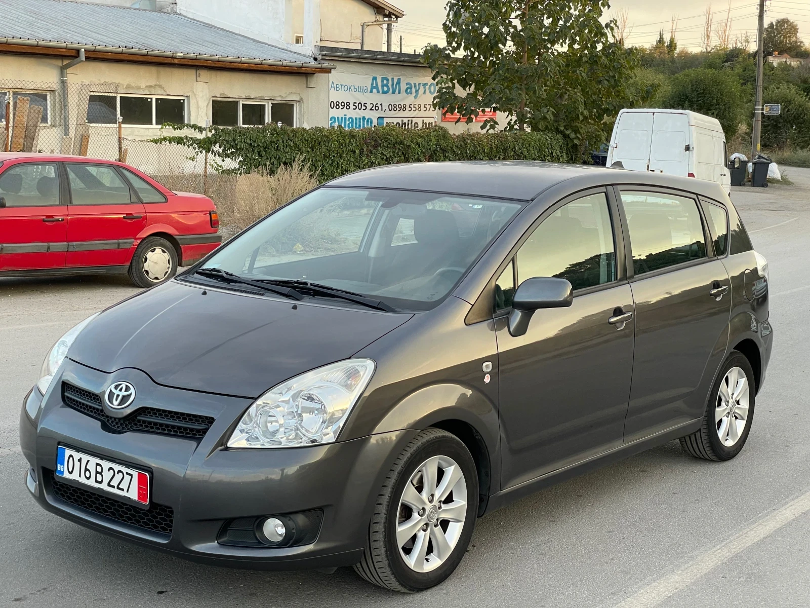 Toyota Corolla verso 2.2d4d 136к.с. ТЕГЛИЧ, 6 СКОРОСТИ - изображение 3