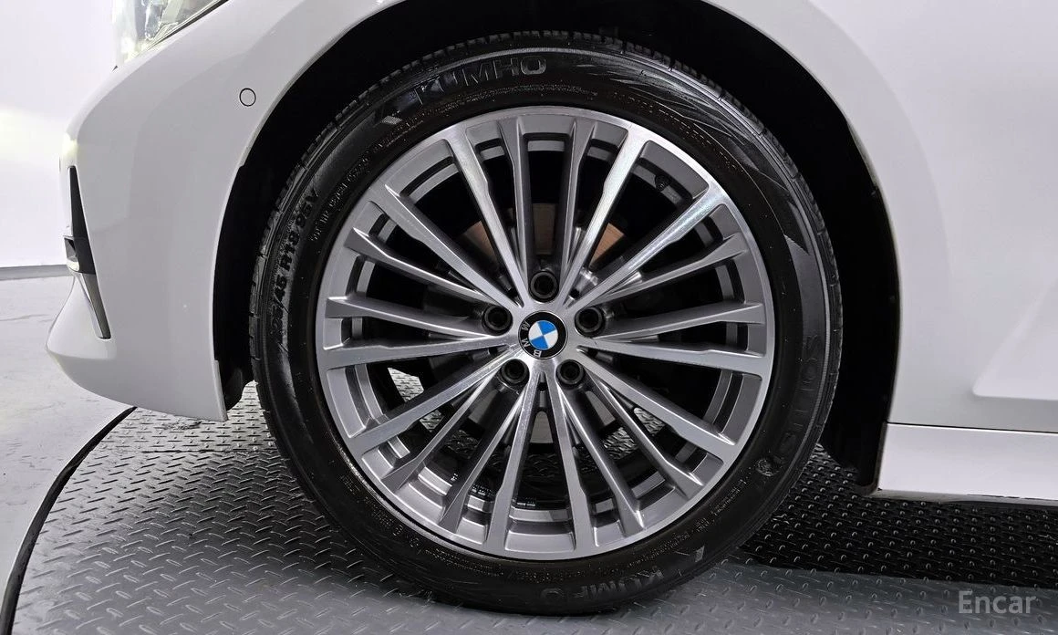 BMW 320  - изображение 5