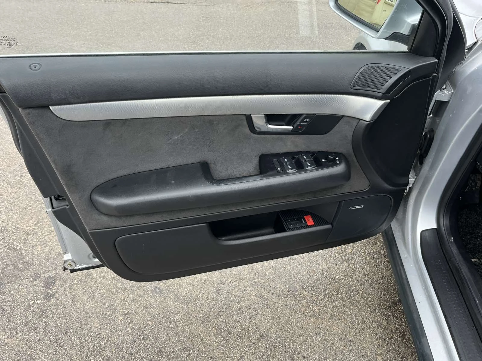 Audi A4 2.5TDI 180кс 6ск 4Х4 КЛИМАТРОНИК КСЕНОН АВТОПИЛОТ - изображение 7