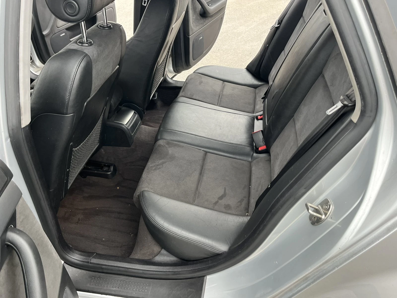 Audi A4 2.5TDI 180кс 6ск 4Х4 КЛИМАТРОНИК КСЕНОН АВТОПИЛОТ - изображение 9