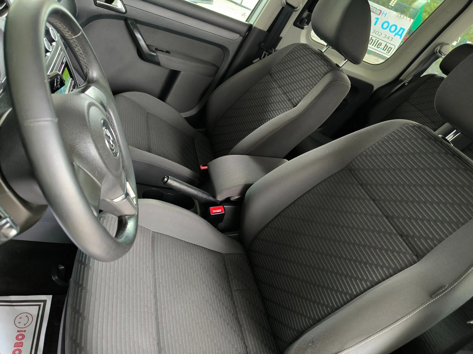 VW Caddy Т.D.i-105k.c.ПЪТНИЧЕСКО, КЛИМА, ЕВРО 5В!, снимка 12 - Автомобили и джипове - 53725499