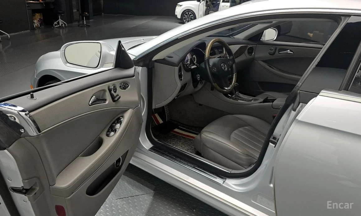 Mercedes-Benz CLS 350, снимка 11 - Автомобили и джипове - 53729247