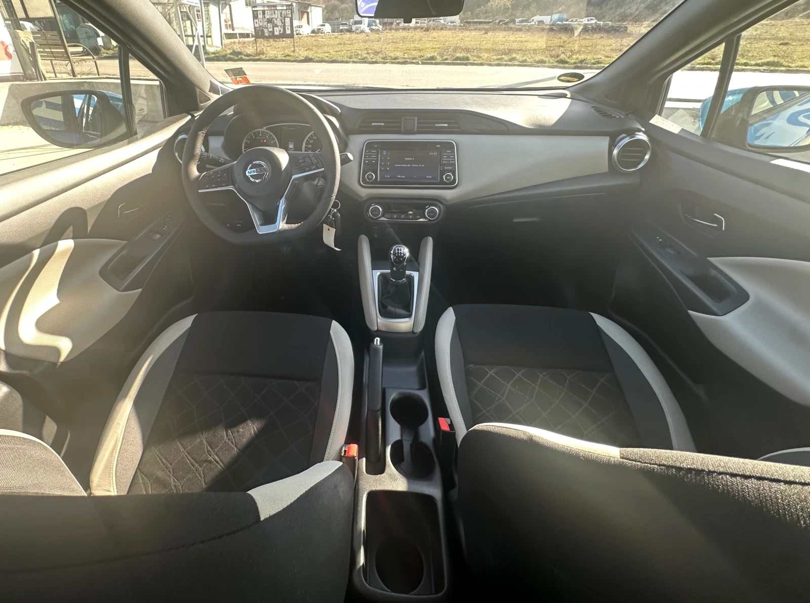 Nissan Micra 1.0, снимка 6 - Автомобили и джипове - 53817181