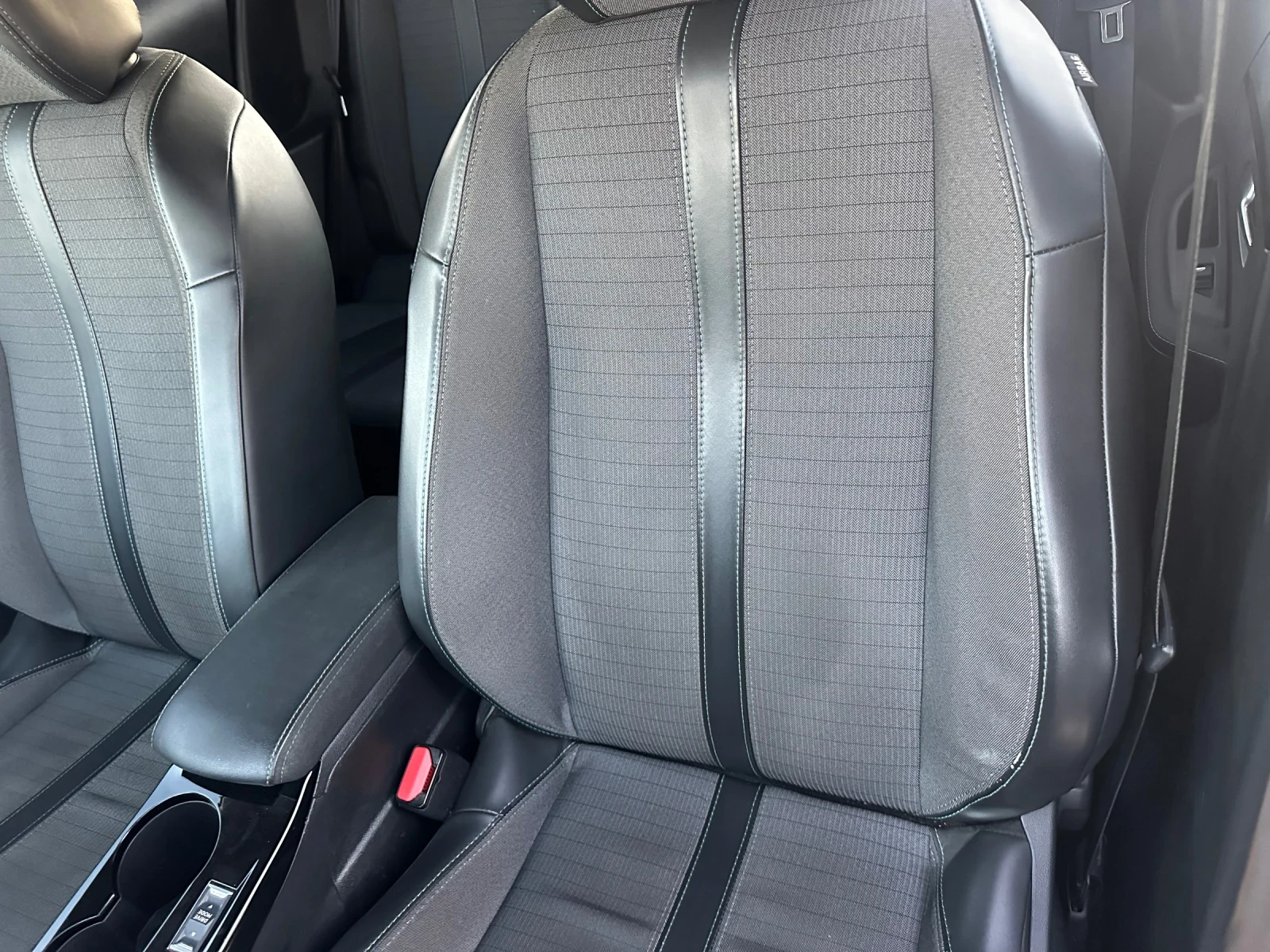 Peugeot 208 1.5 BLUEHDI, снимка 9 - Автомобили и джипове - 53972796