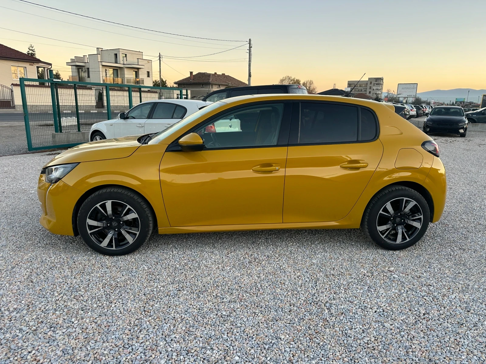 Peugeot 208 1.5 BLUEHDI, снимка 3 - Автомобили и джипове - 53972796