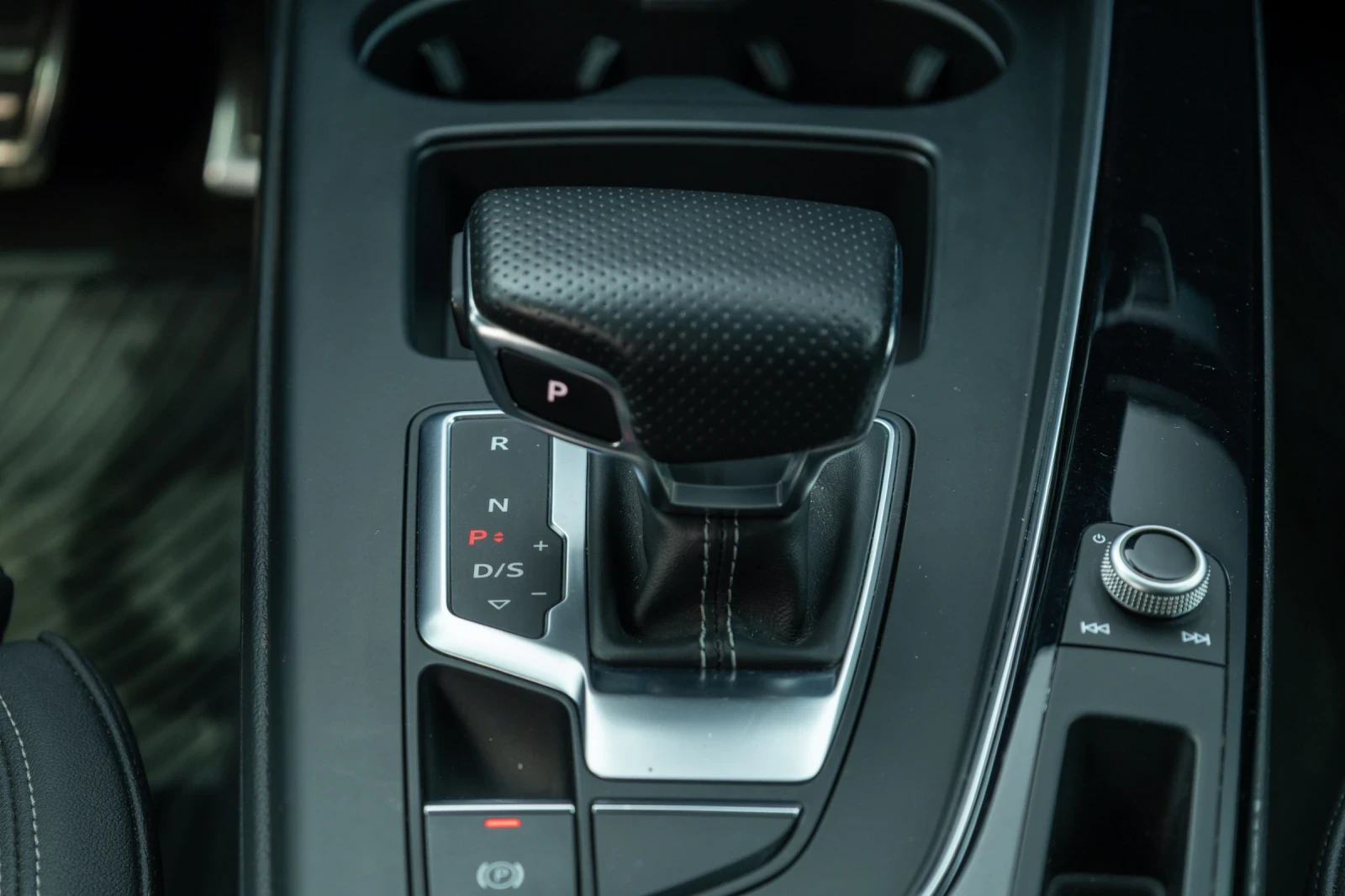 Audi A5 45 TFSI QUATTRO , снимка 13 - Автомобили и джипове - 54041088