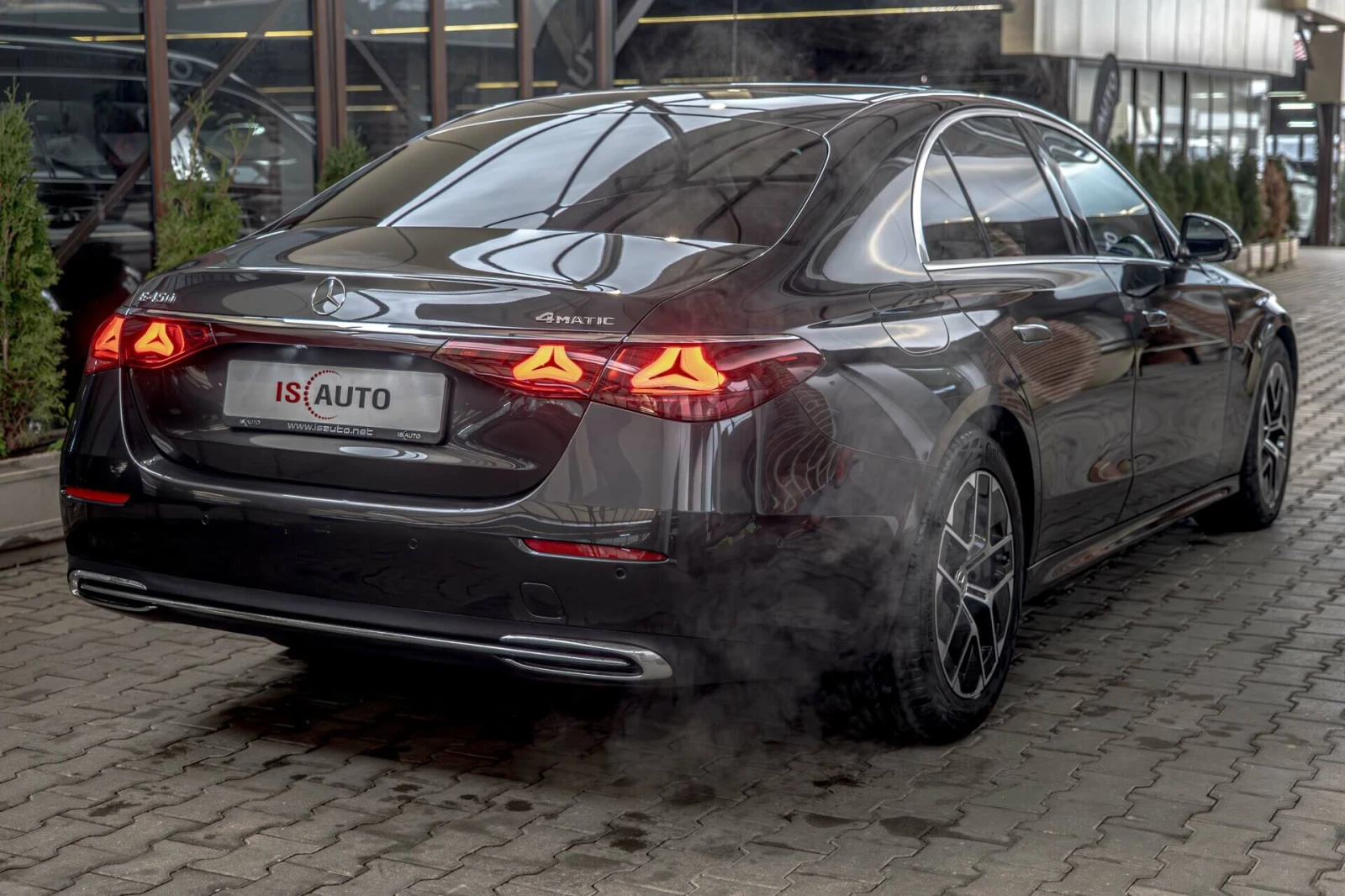 Mercedes-Benz E 450 4Matic/MBUX/Kaмера/Advanced Plus/Ambient/PRE-SAFE, снимка 6 - Автомобили и джипове - 54073984