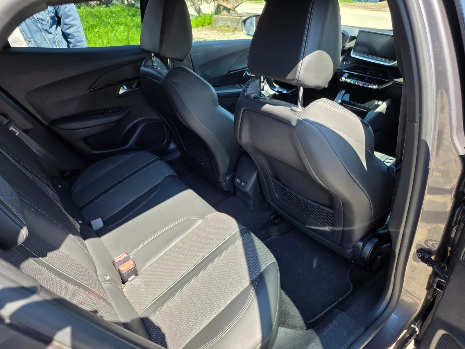 Peugeot 2008 GT, снимка 12 - Автомобили и джипове - 54097597