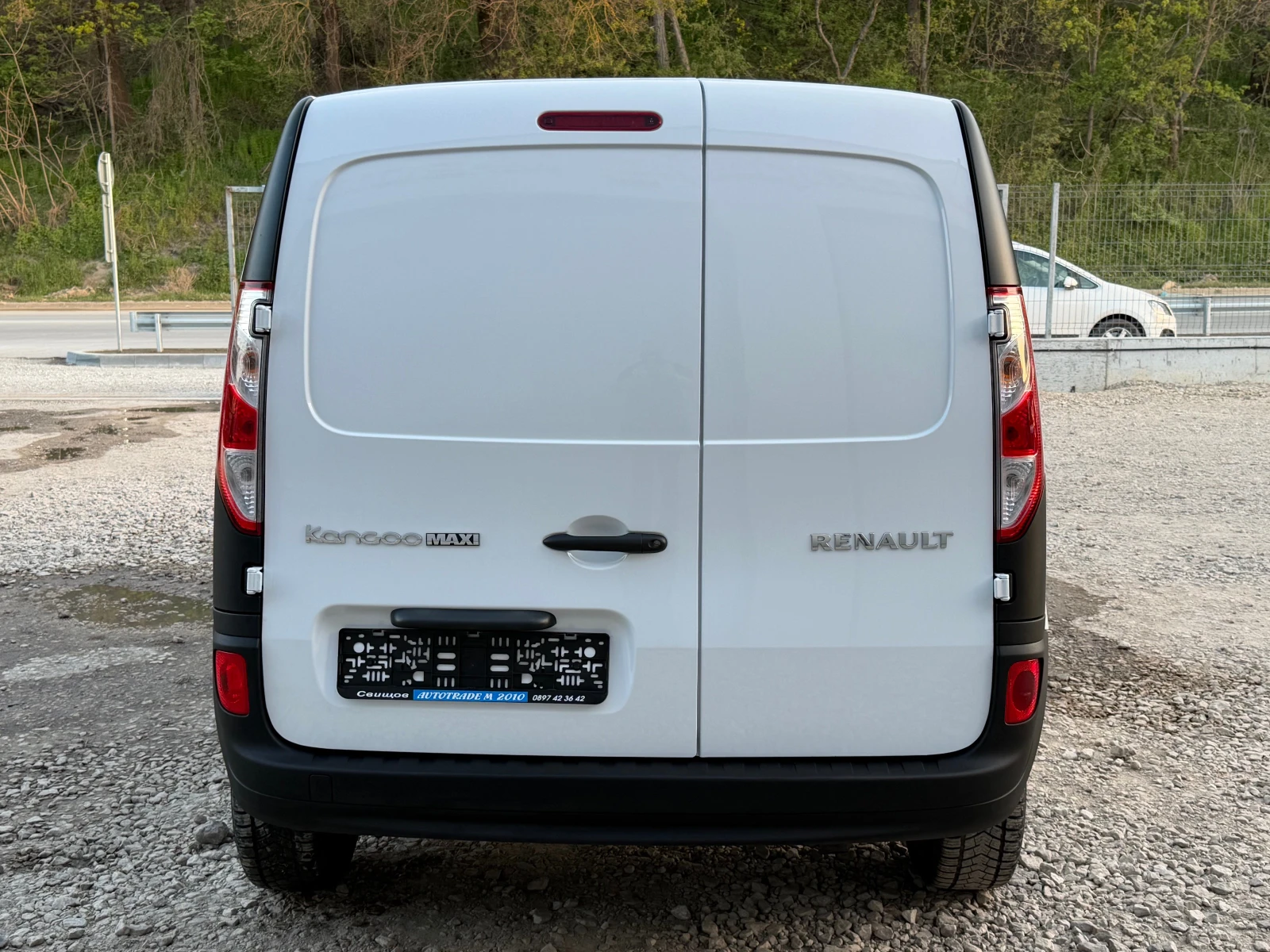 Renault Kangoo 1.5DCI* MAXI* 11.2019* EVRO6, снимка 6 - Автомобили и джипове - 54221322